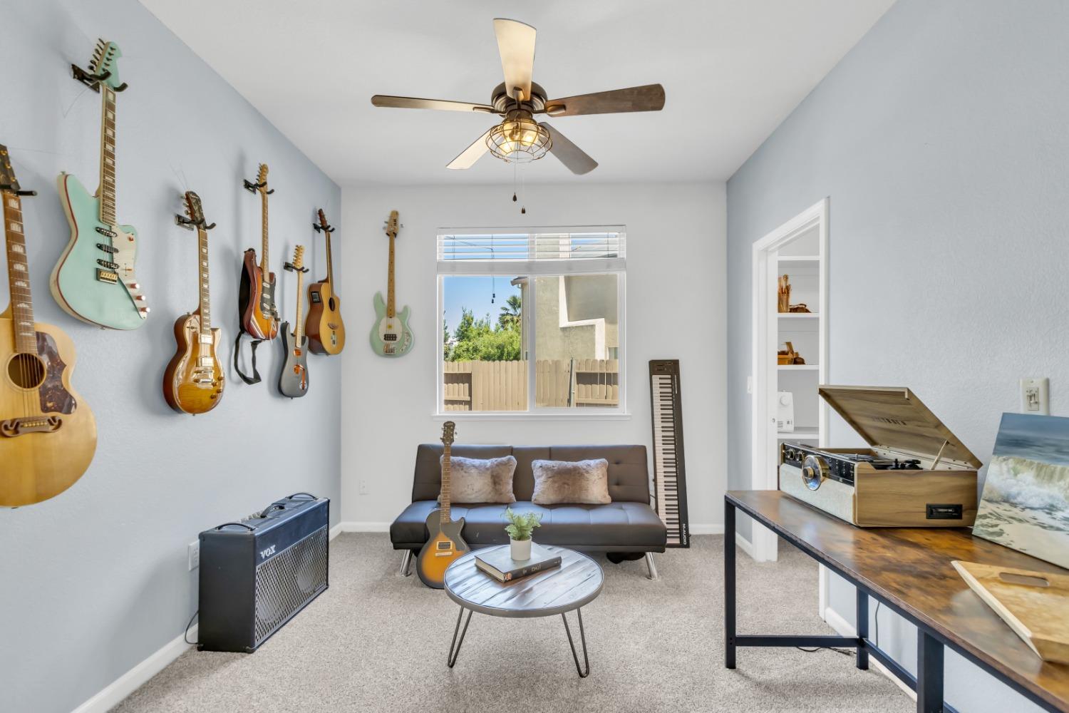 8436 ARROWROOT Circle