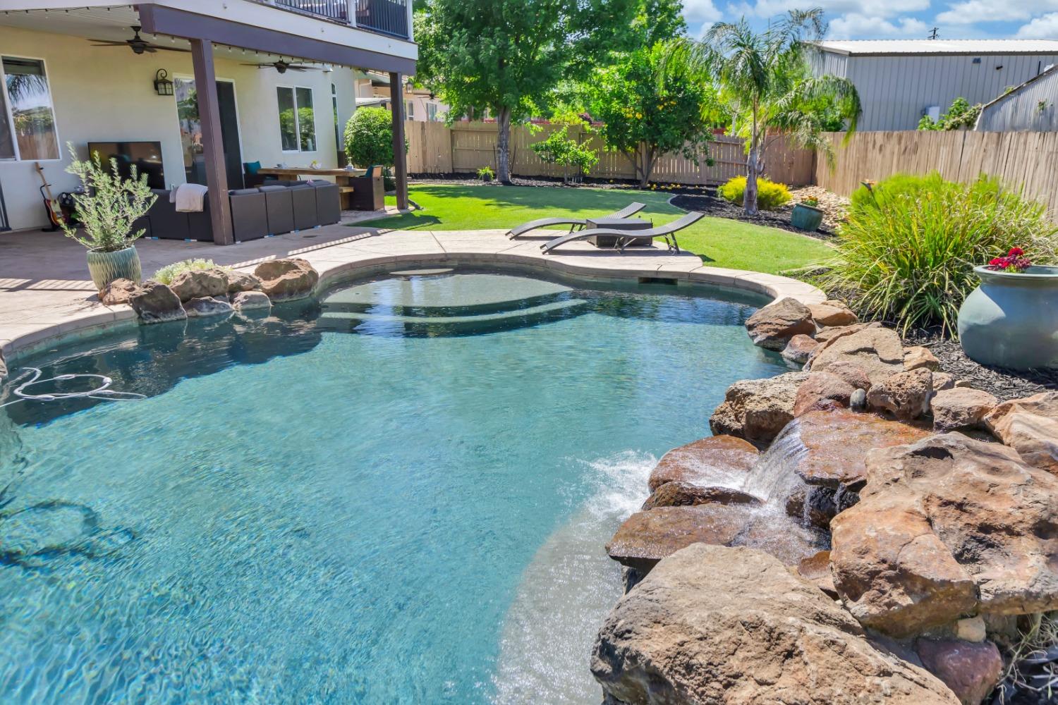 8436 ARROWROOT Circle