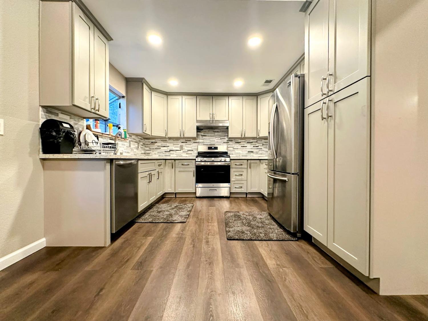 8220 Cottonfield Way