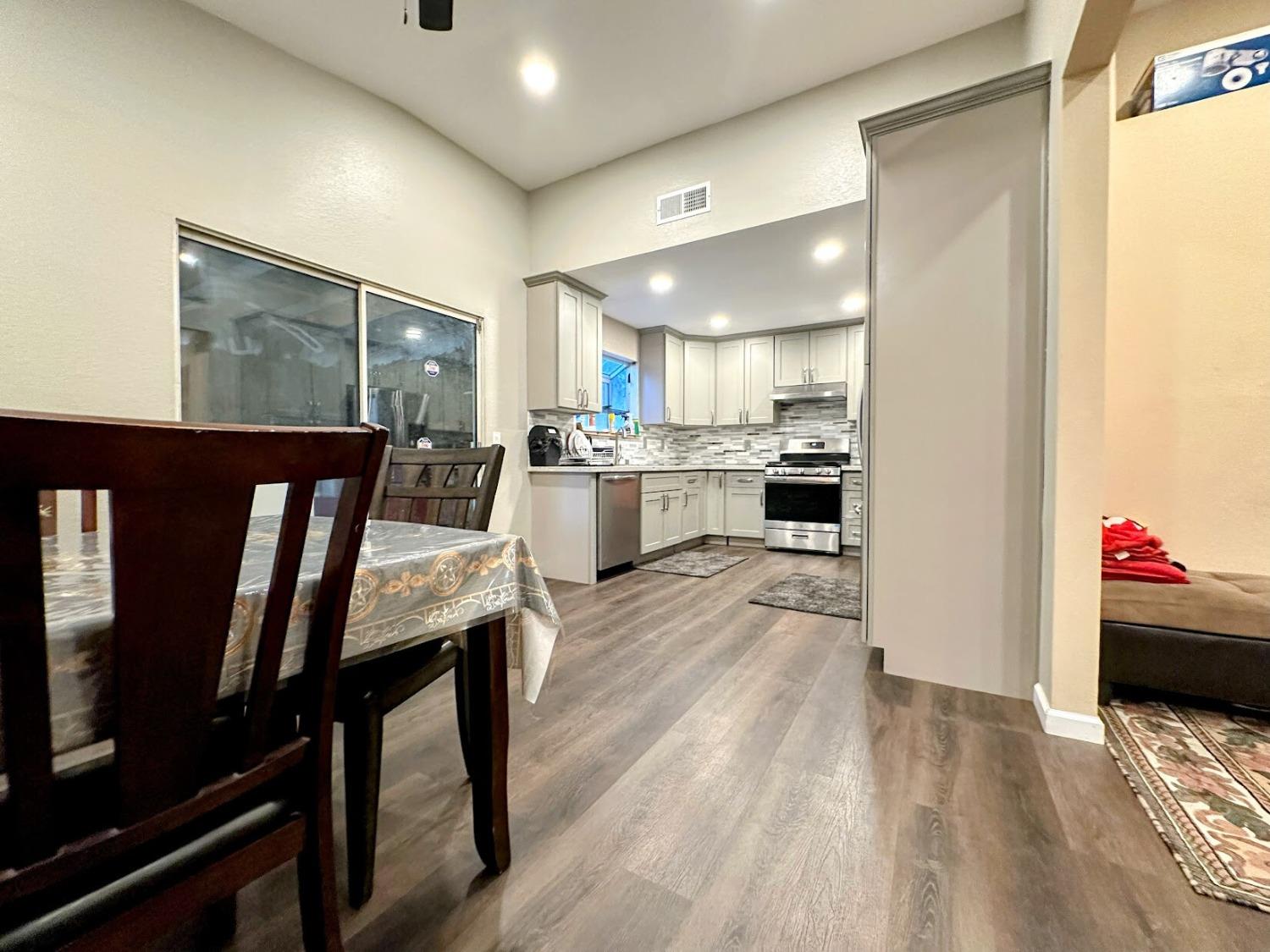 8220 Cottonfield Way