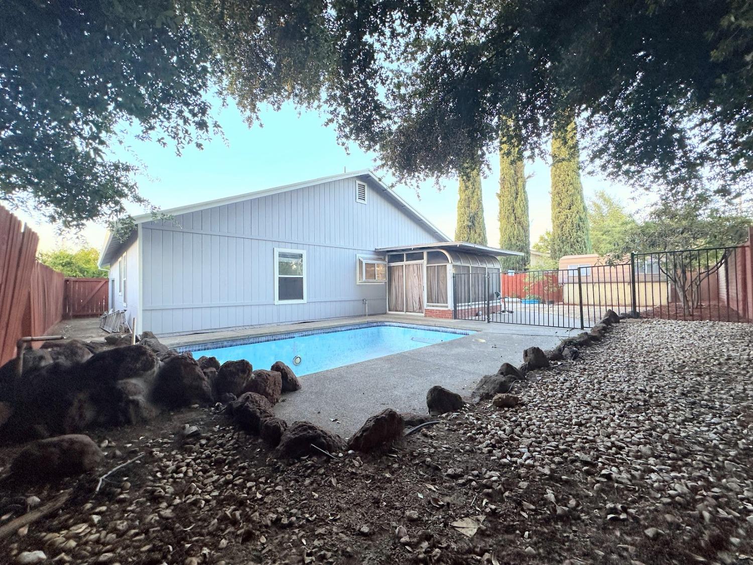 8220 Cottonfield Way