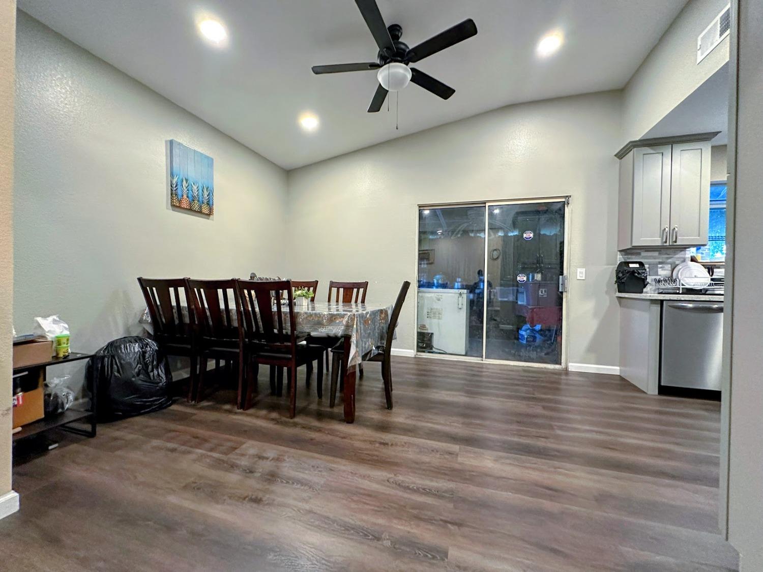 8220 Cottonfield Way