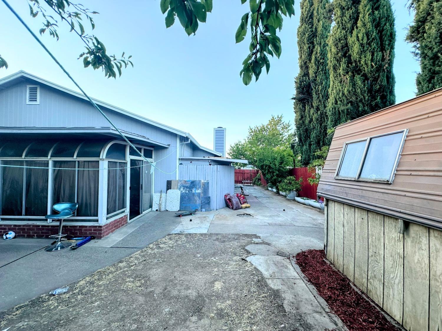 8220 Cottonfield Way