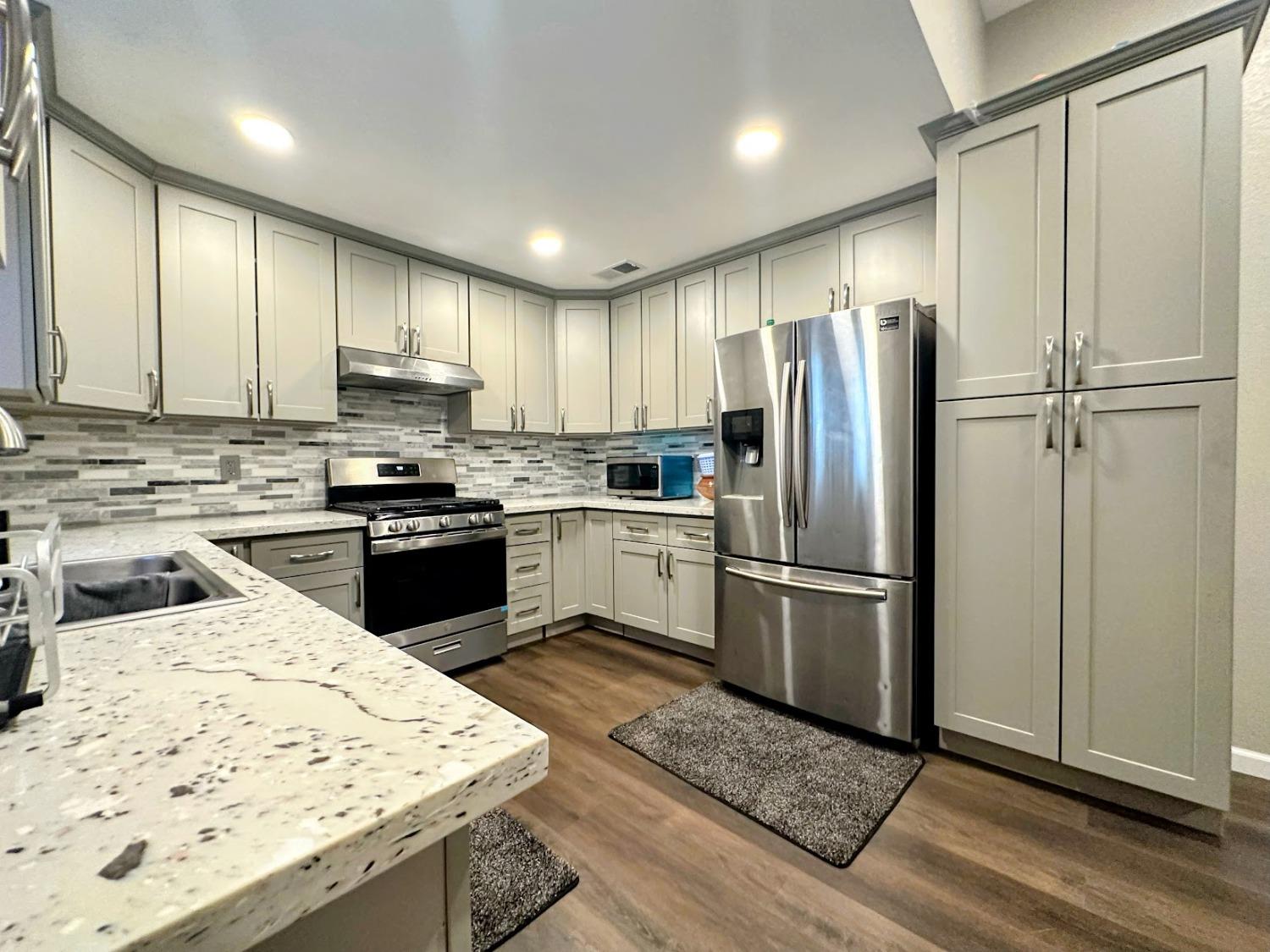 8220 Cottonfield Way