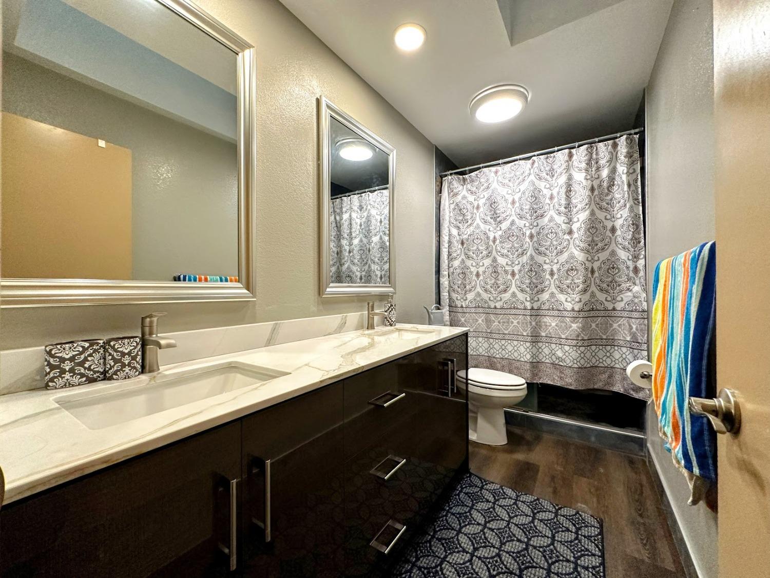 8220 Cottonfield Way