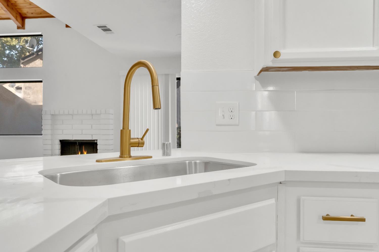 1111 Cedar Creek Drive 25