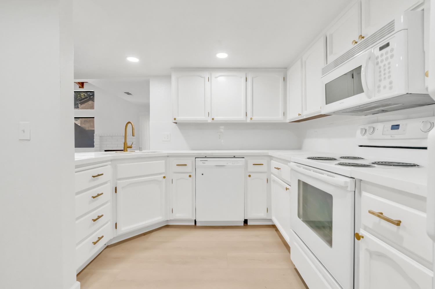 1111 Cedar Creek Drive 25