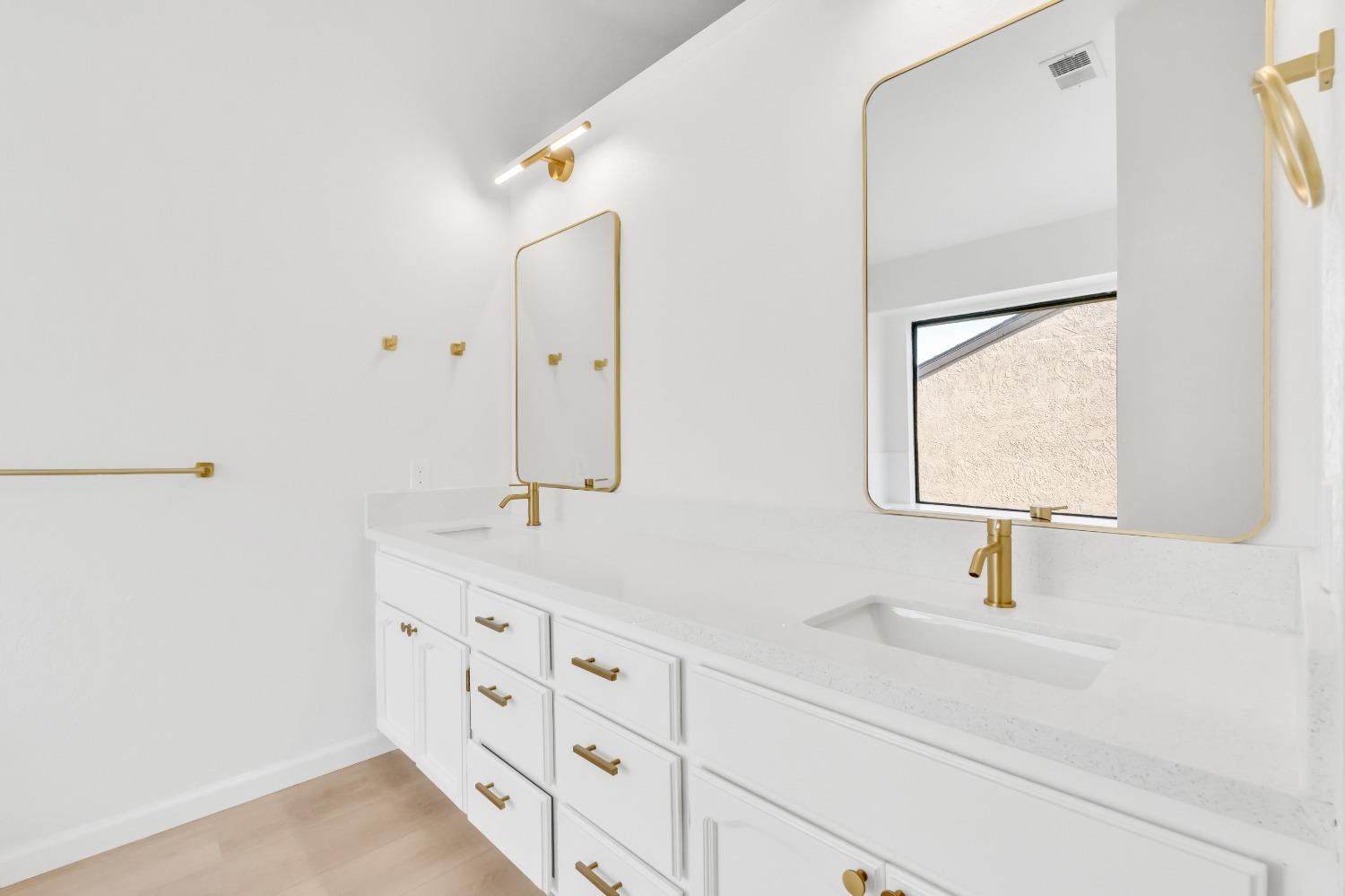 1111 Cedar Creek Drive 25