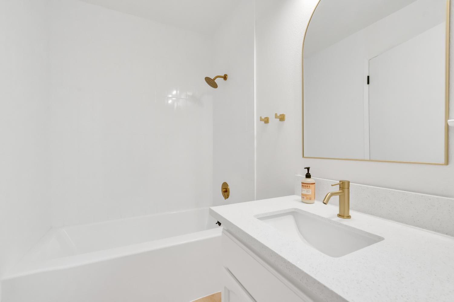 1111 Cedar Creek Drive 25