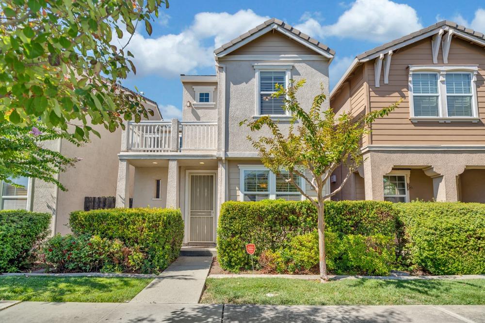 3919 Streamline Street