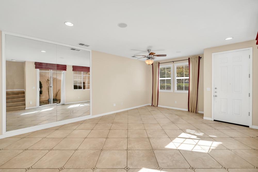 3919 Streamline Street