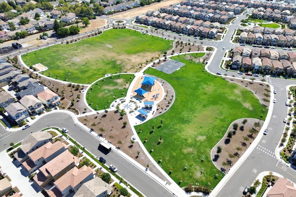 3919 Streamline Street