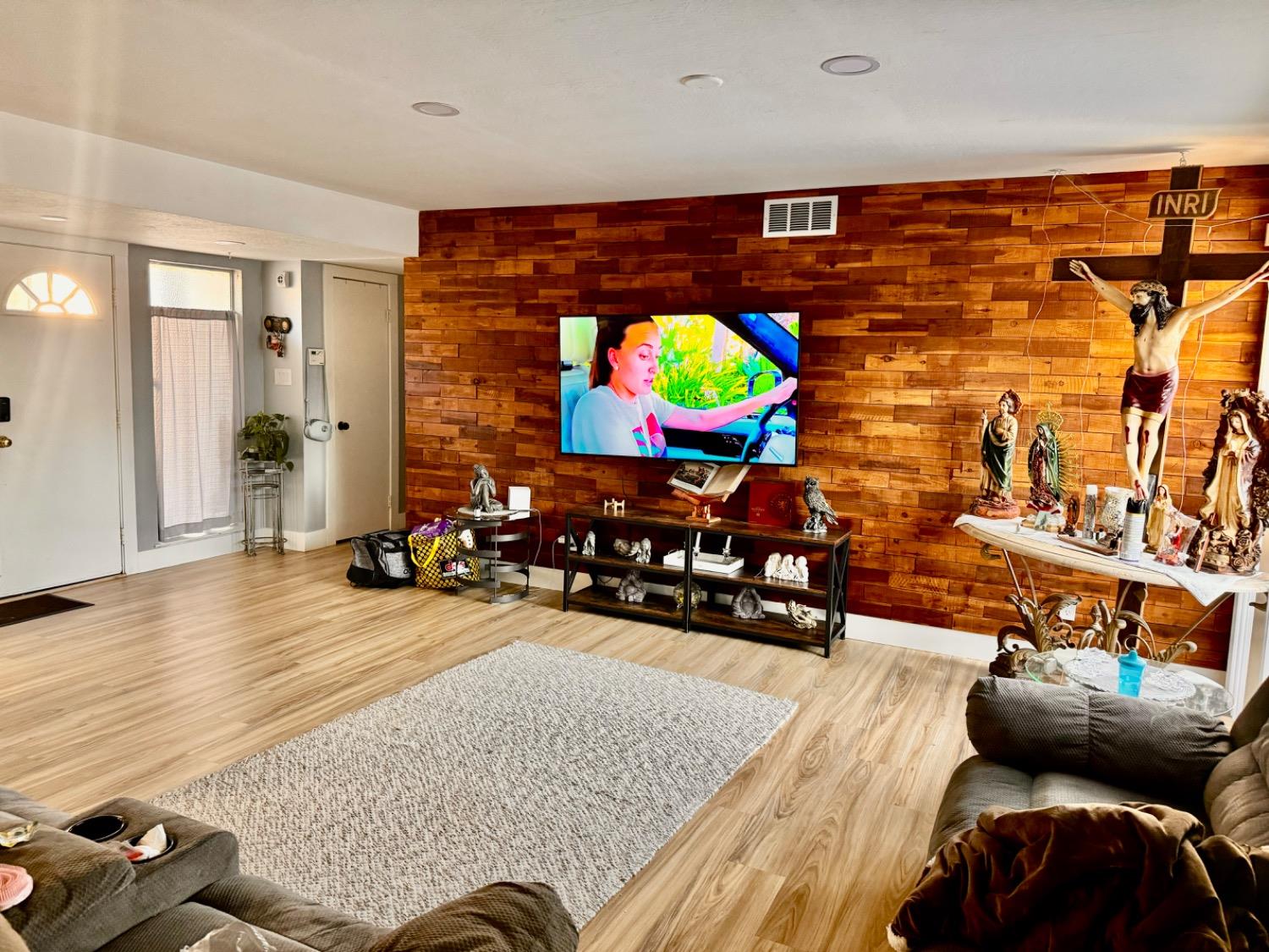 5960 Valley Hi Drive