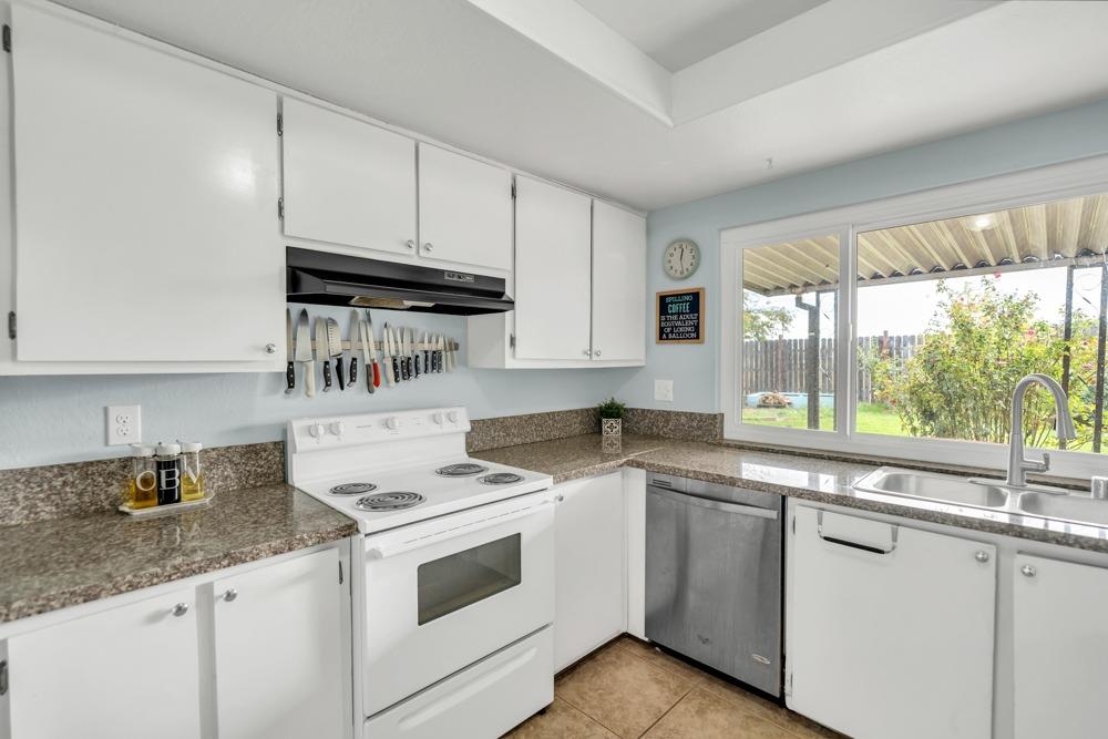 3605 Sunrise Pines Drive