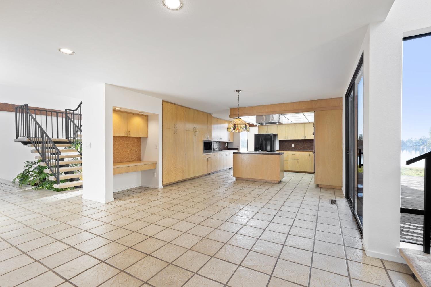 6440 Havenside Drive