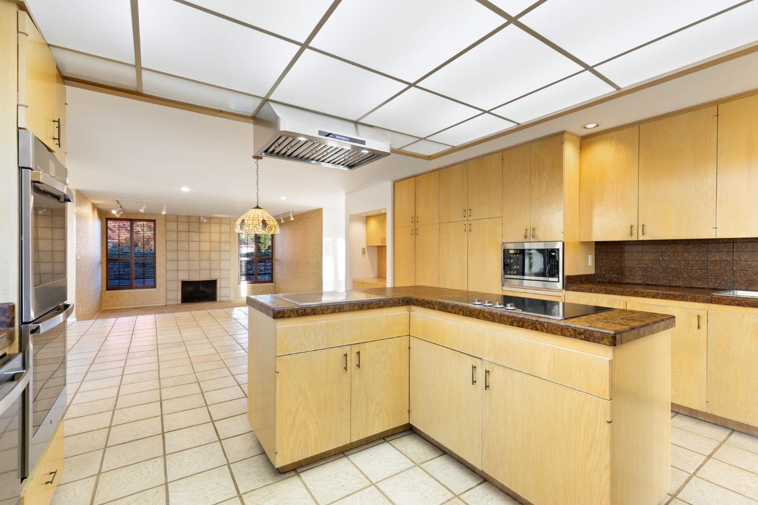 6440 Havenside Drive