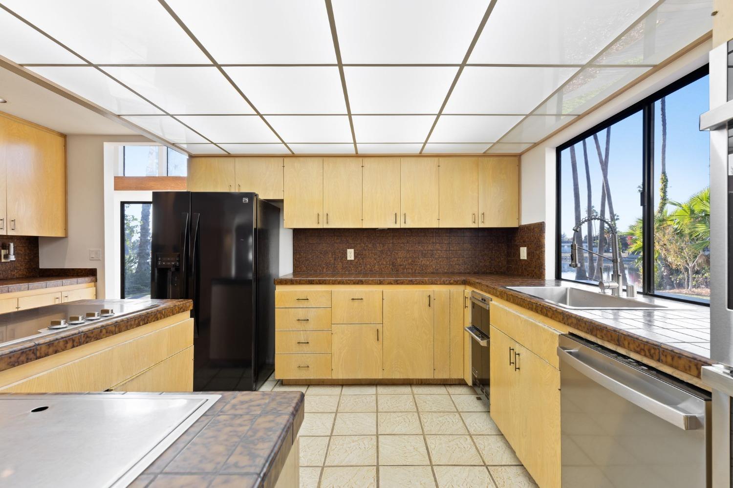 6440 Havenside Drive