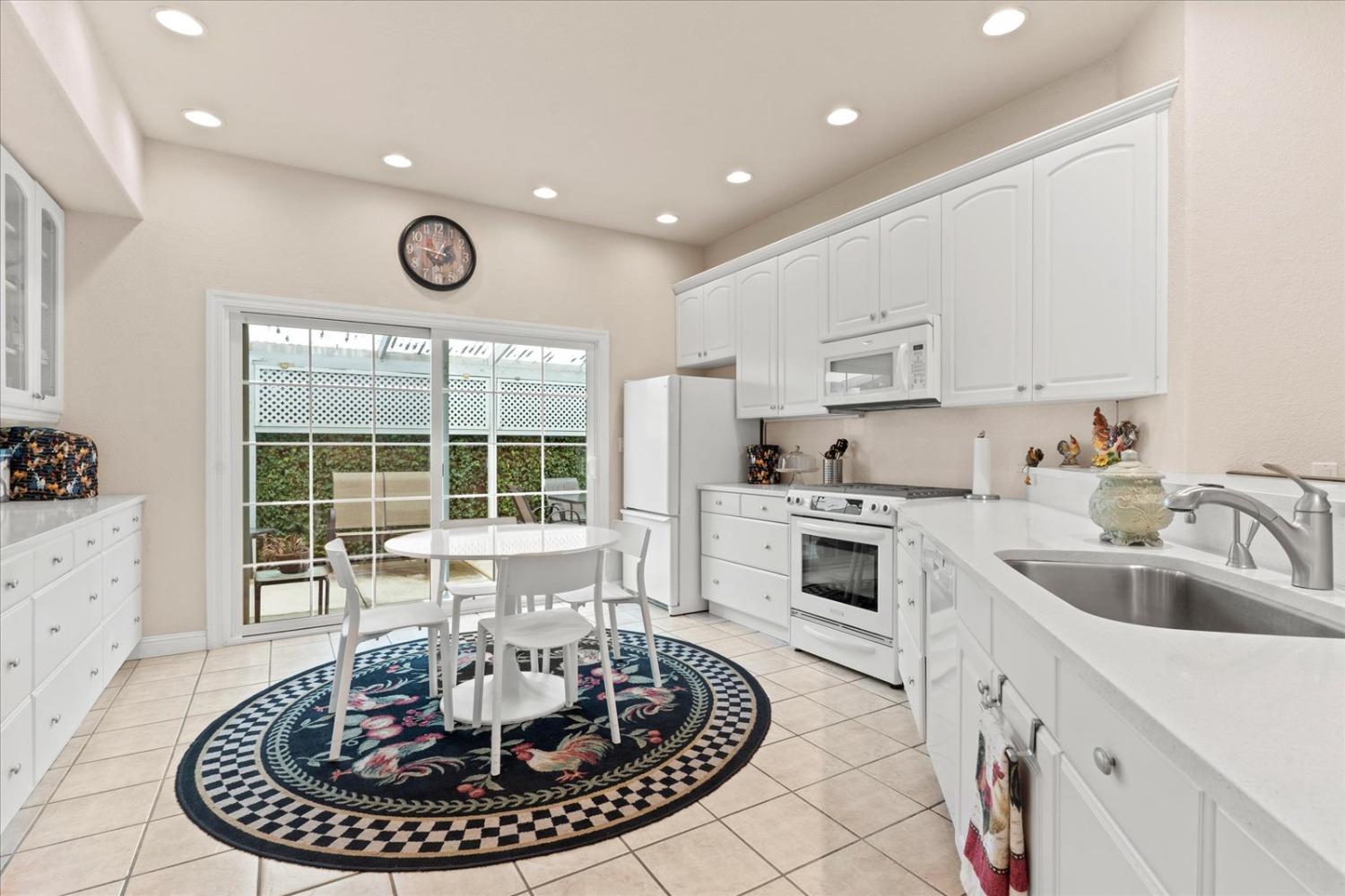 7598 Sunmore Lane