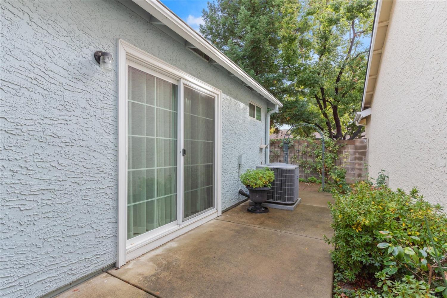 7598 Sunmore Lane