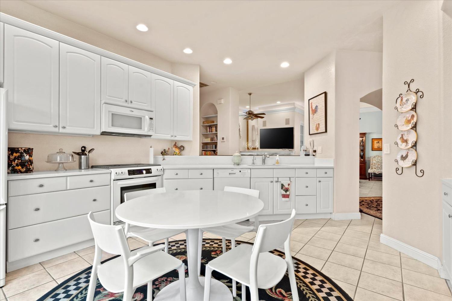 7598 Sunmore Lane