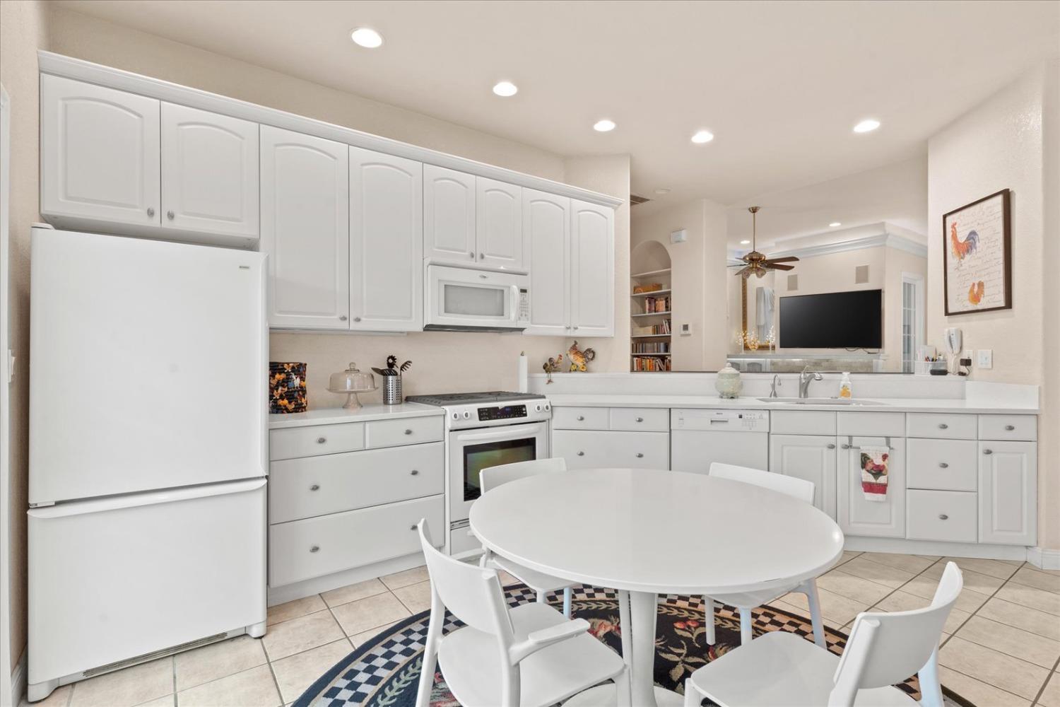 7598 Sunmore Lane