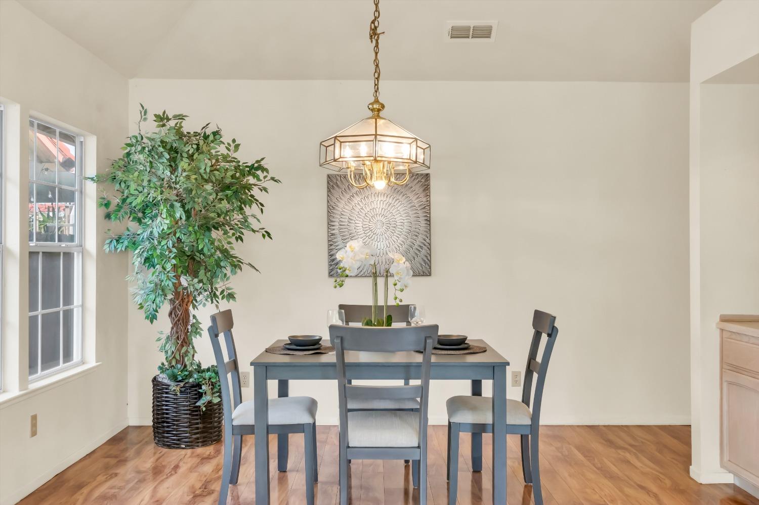 5525 LAGUNA PARK Drive