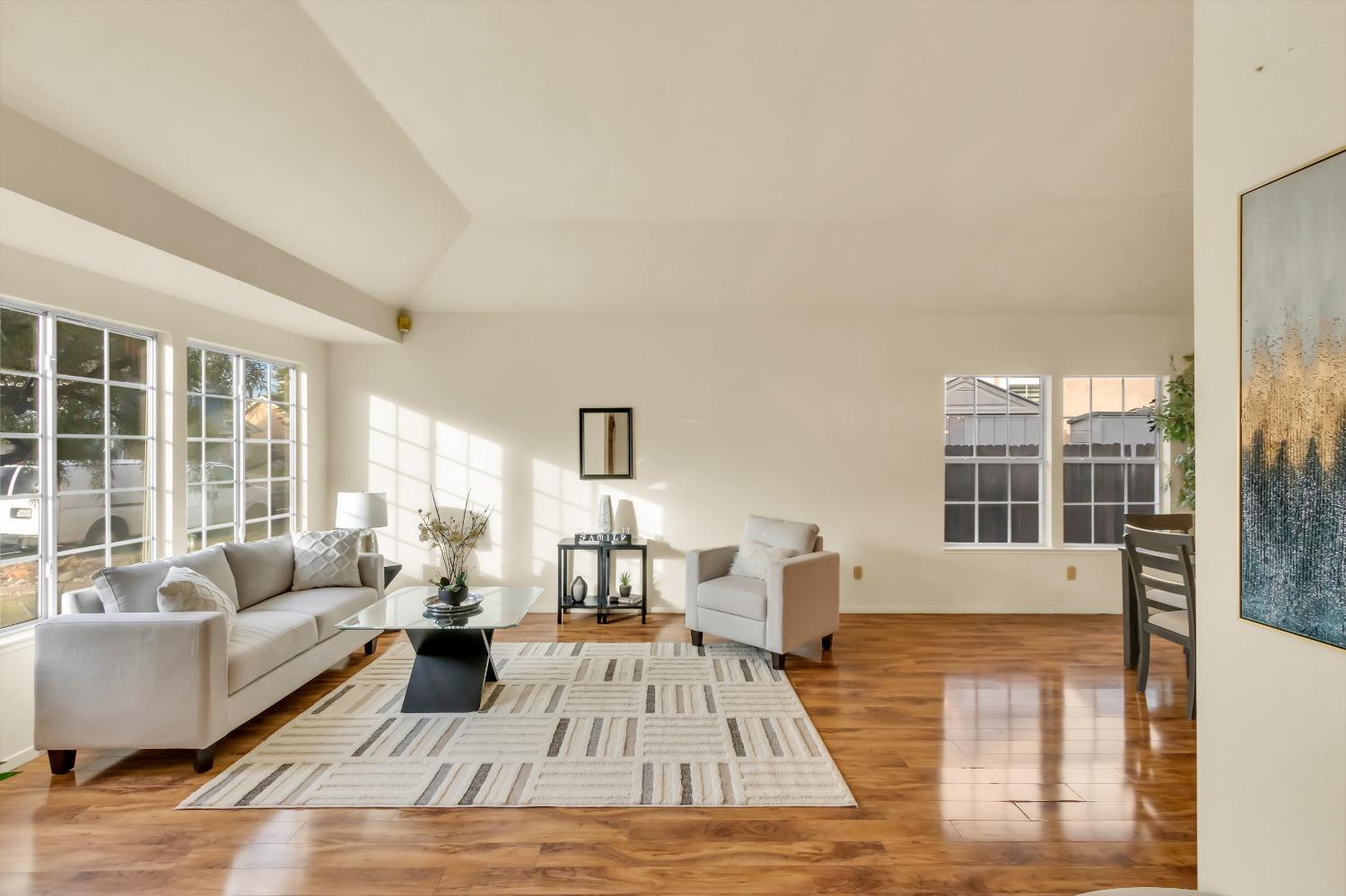 5525 LAGUNA PARK Drive