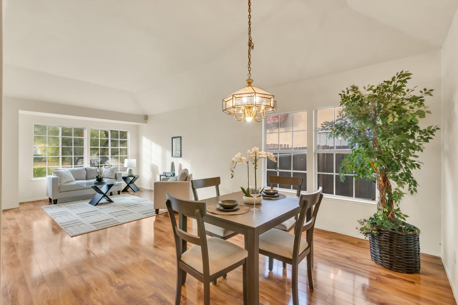 5525 LAGUNA PARK Drive