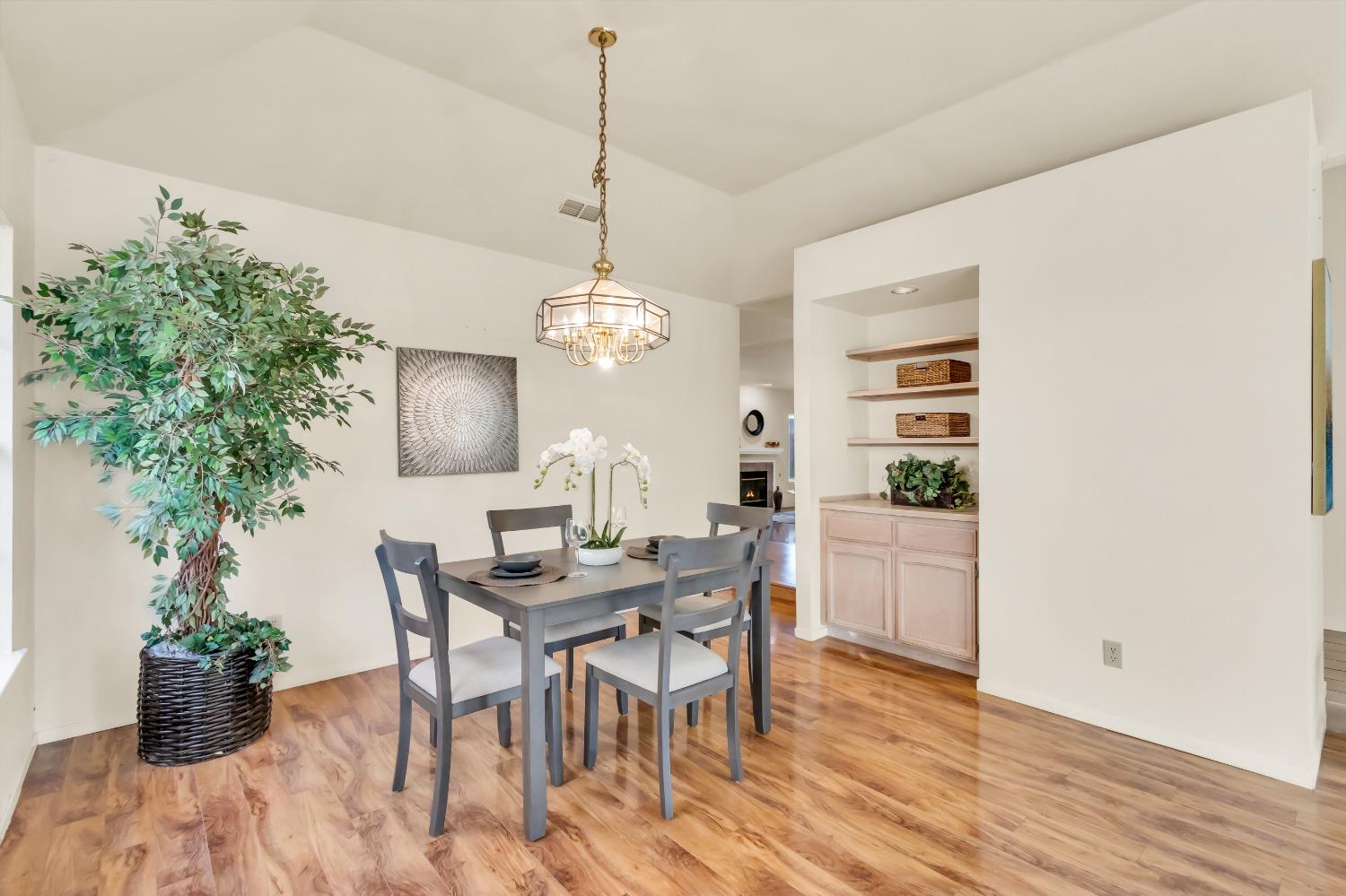 5525 LAGUNA PARK Drive