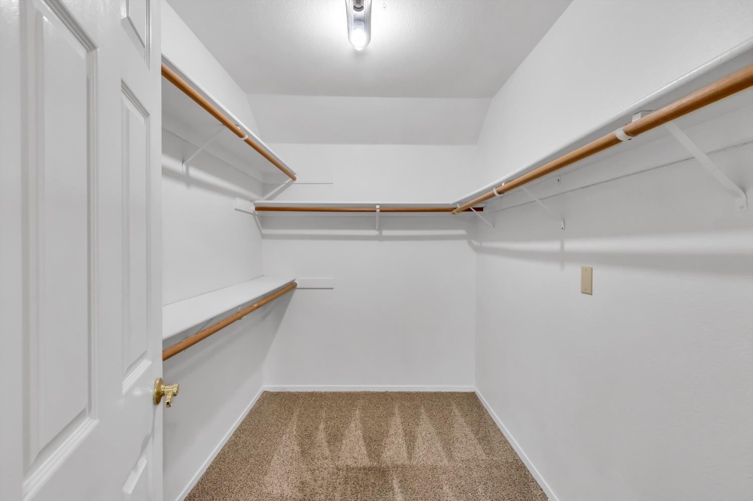 5525 LAGUNA PARK Drive