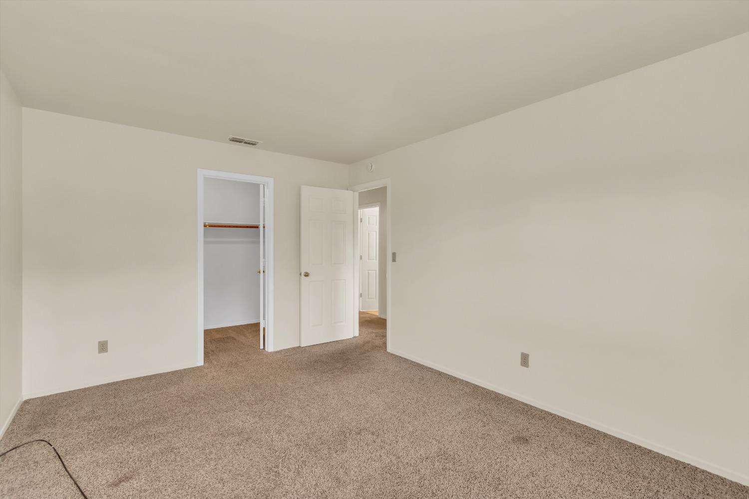 5525 LAGUNA PARK Drive