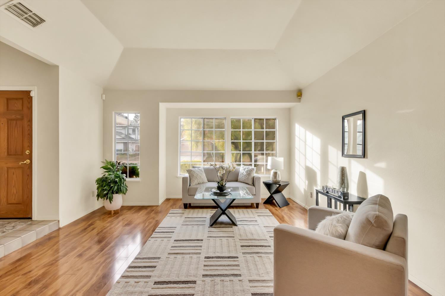 5525 LAGUNA PARK Drive