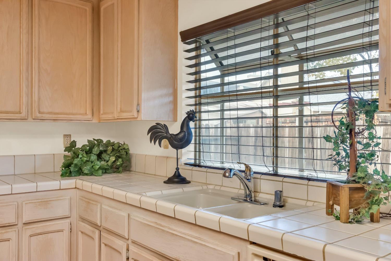 5525 LAGUNA PARK Drive