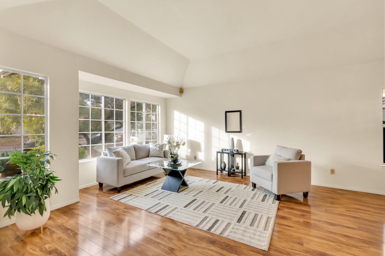 5525 LAGUNA PARK Drive