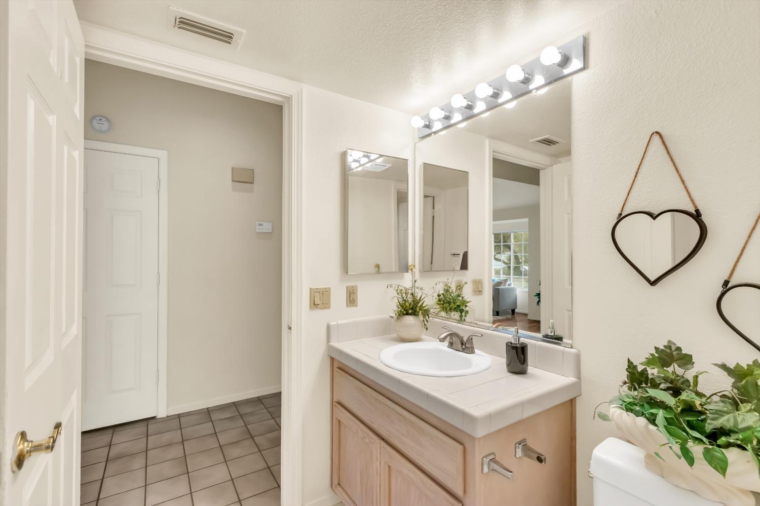 5525 LAGUNA PARK Drive