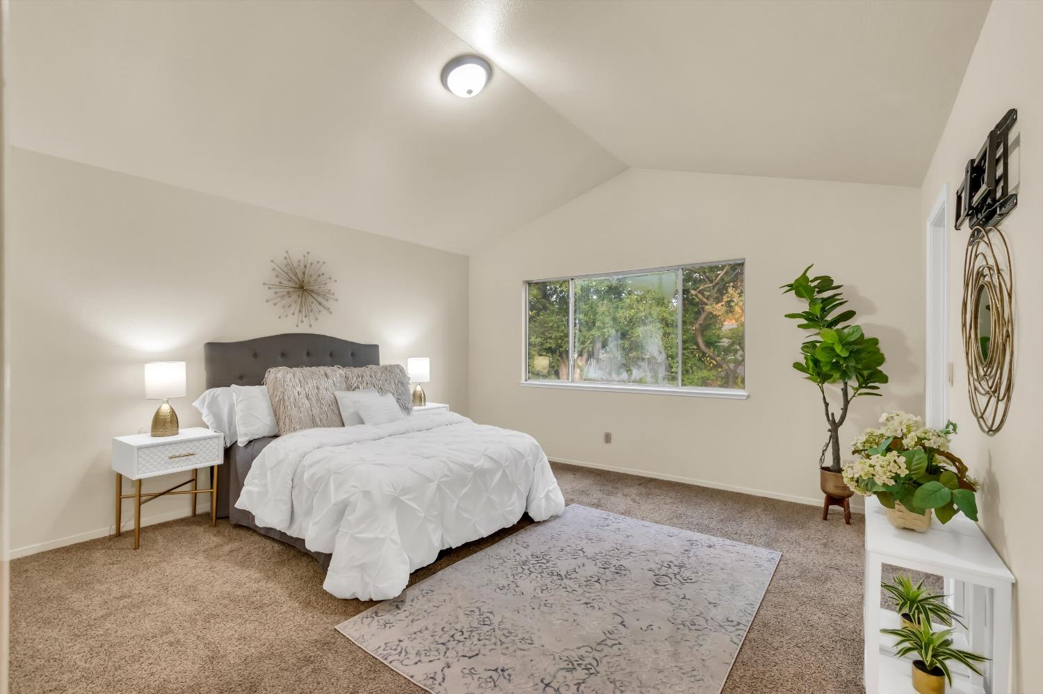 5525 LAGUNA PARK Drive