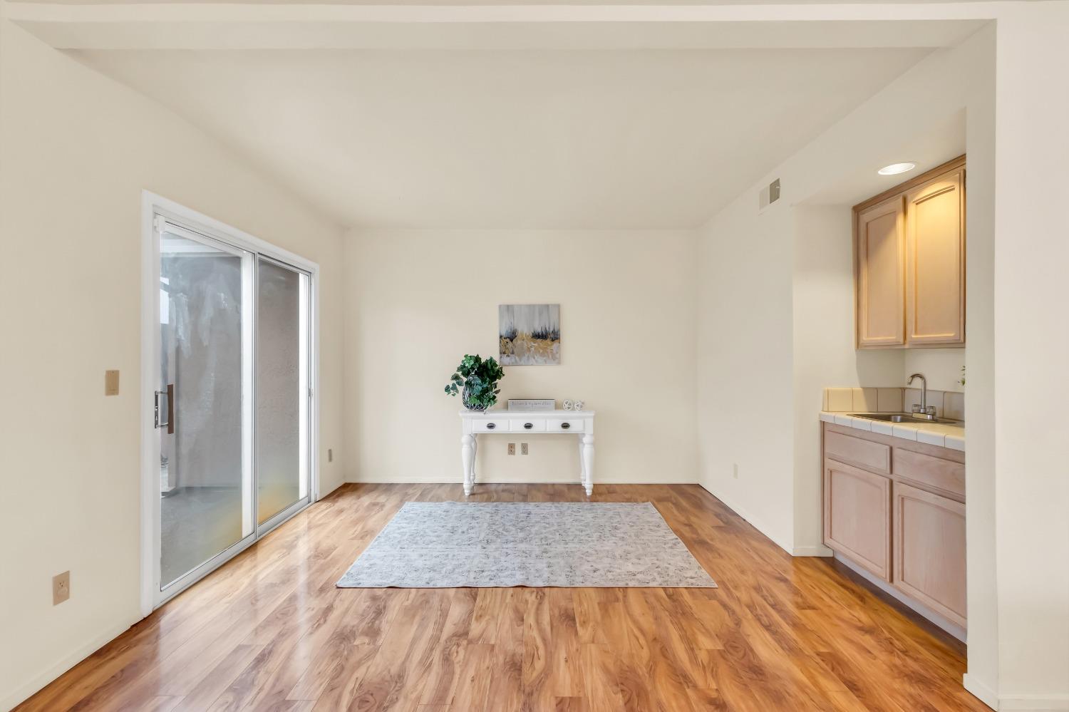 5525 LAGUNA PARK Drive