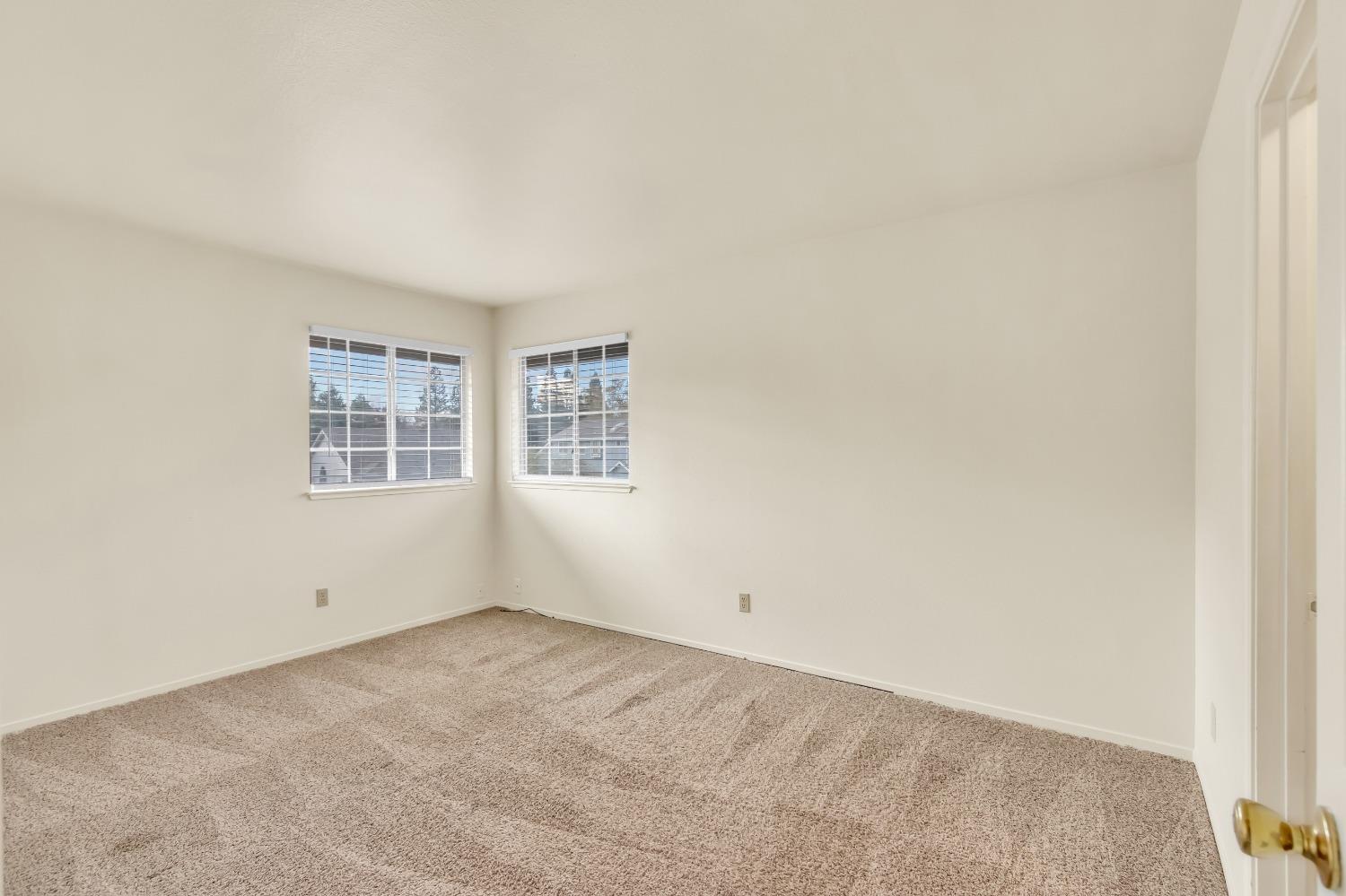 5525 LAGUNA PARK Drive