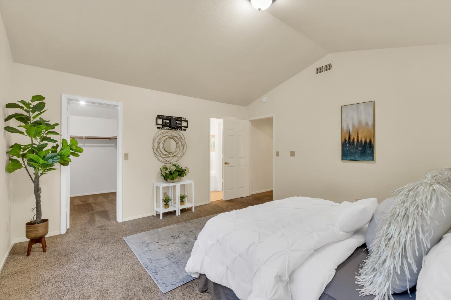 5525 LAGUNA PARK Drive