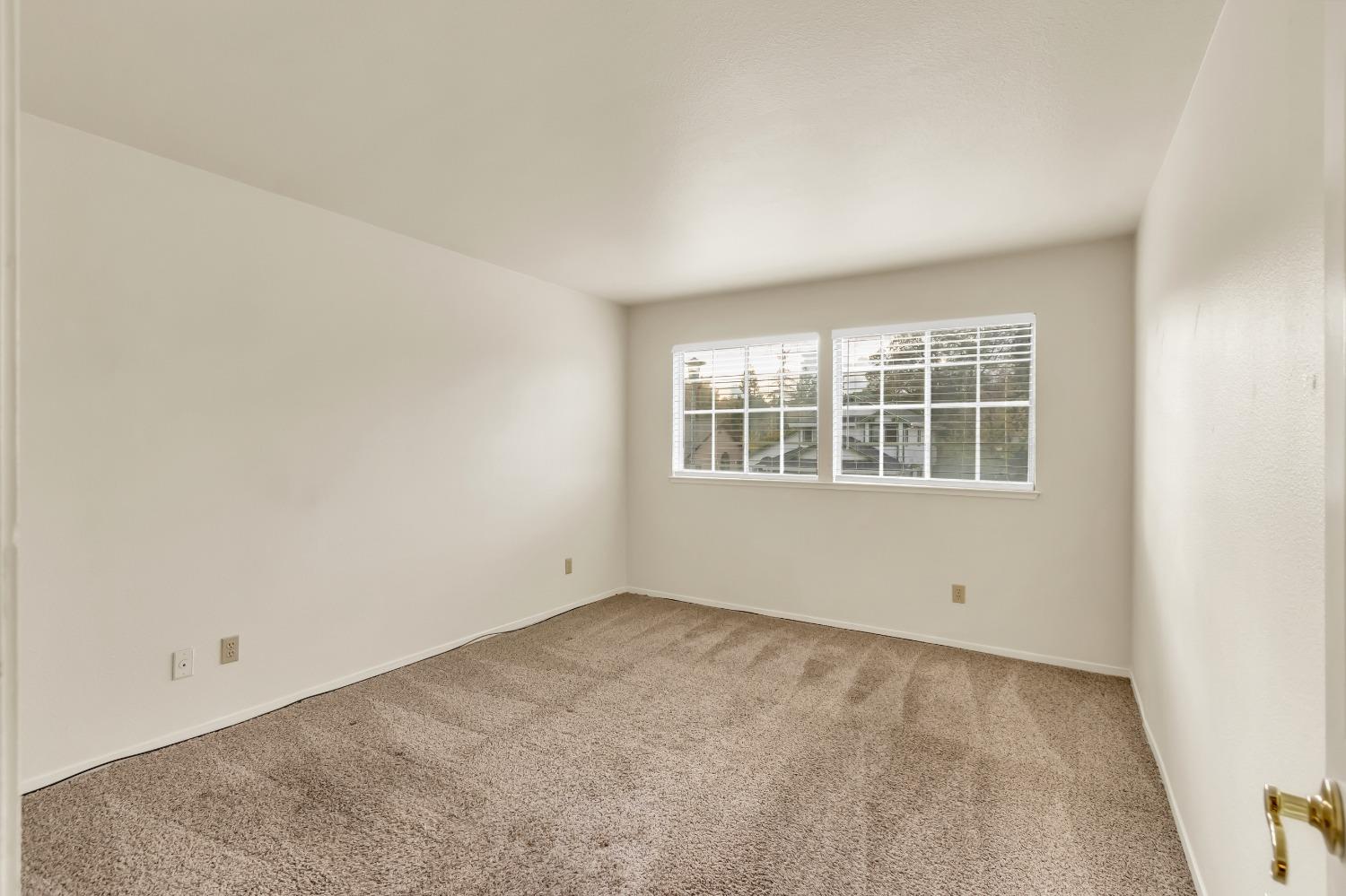 5525 LAGUNA PARK Drive