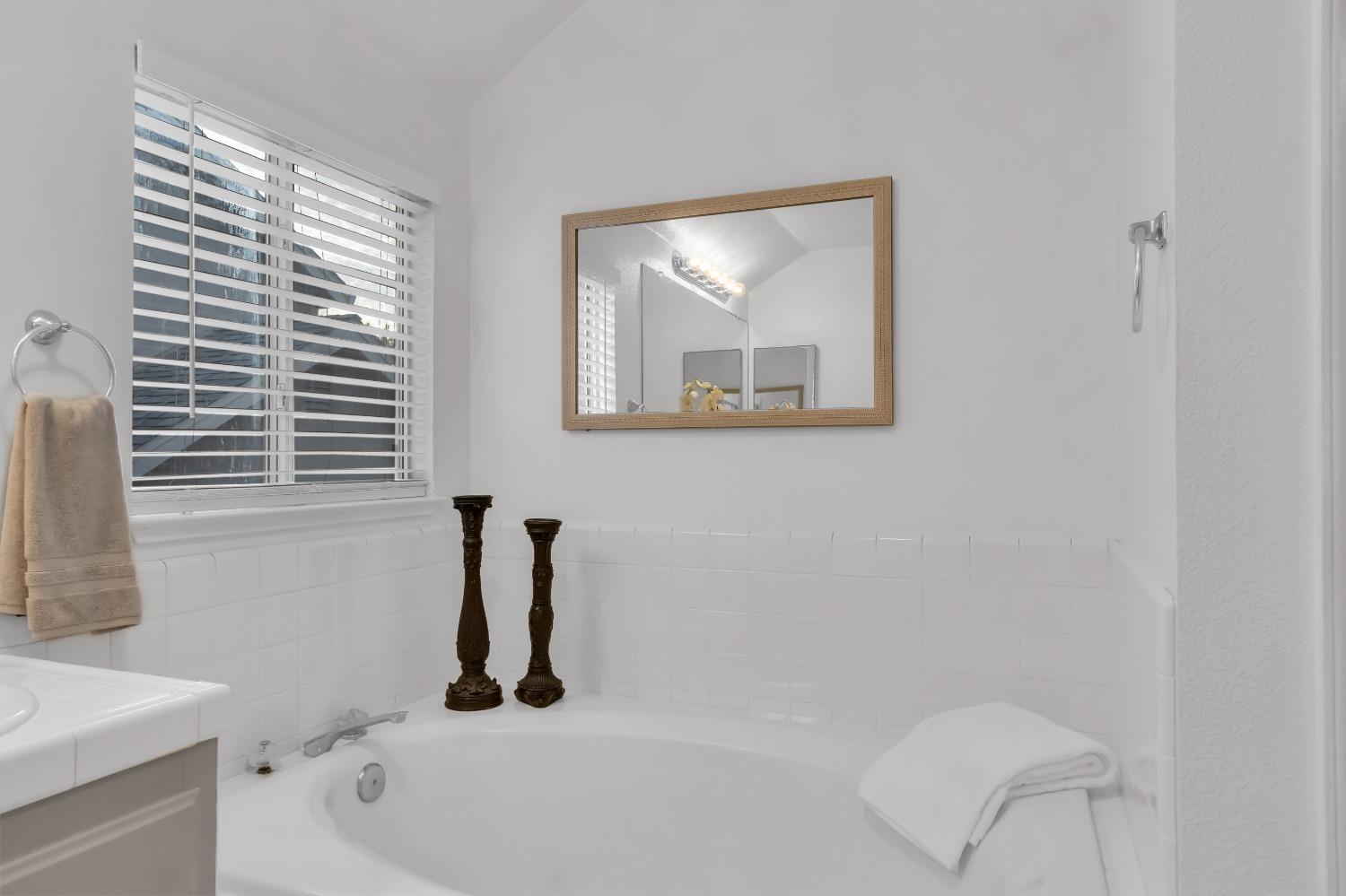 5525 LAGUNA PARK Drive