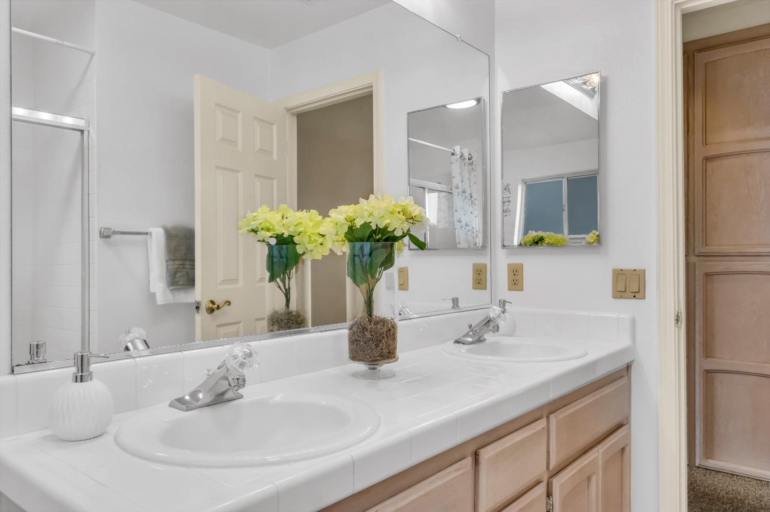 5525 LAGUNA PARK Drive