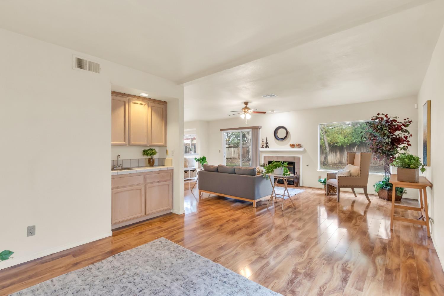 5525 LAGUNA PARK Drive