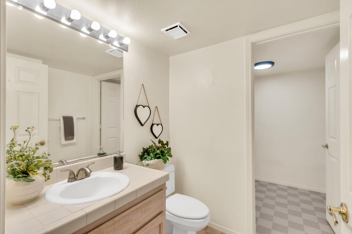 5525 LAGUNA PARK Drive