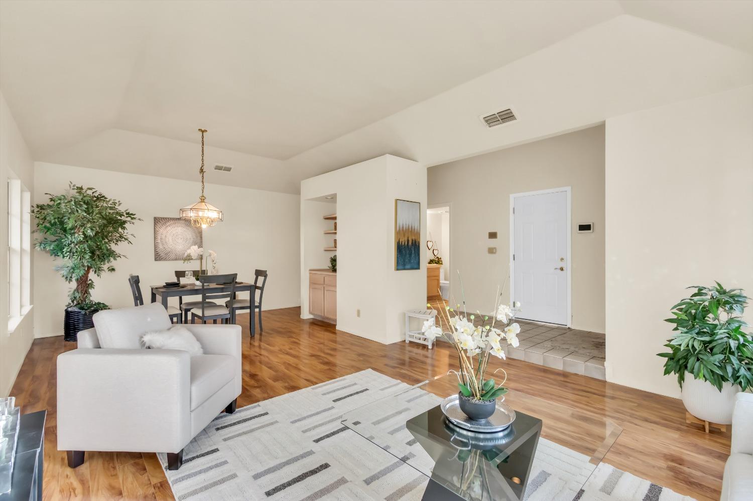 5525 LAGUNA PARK Drive