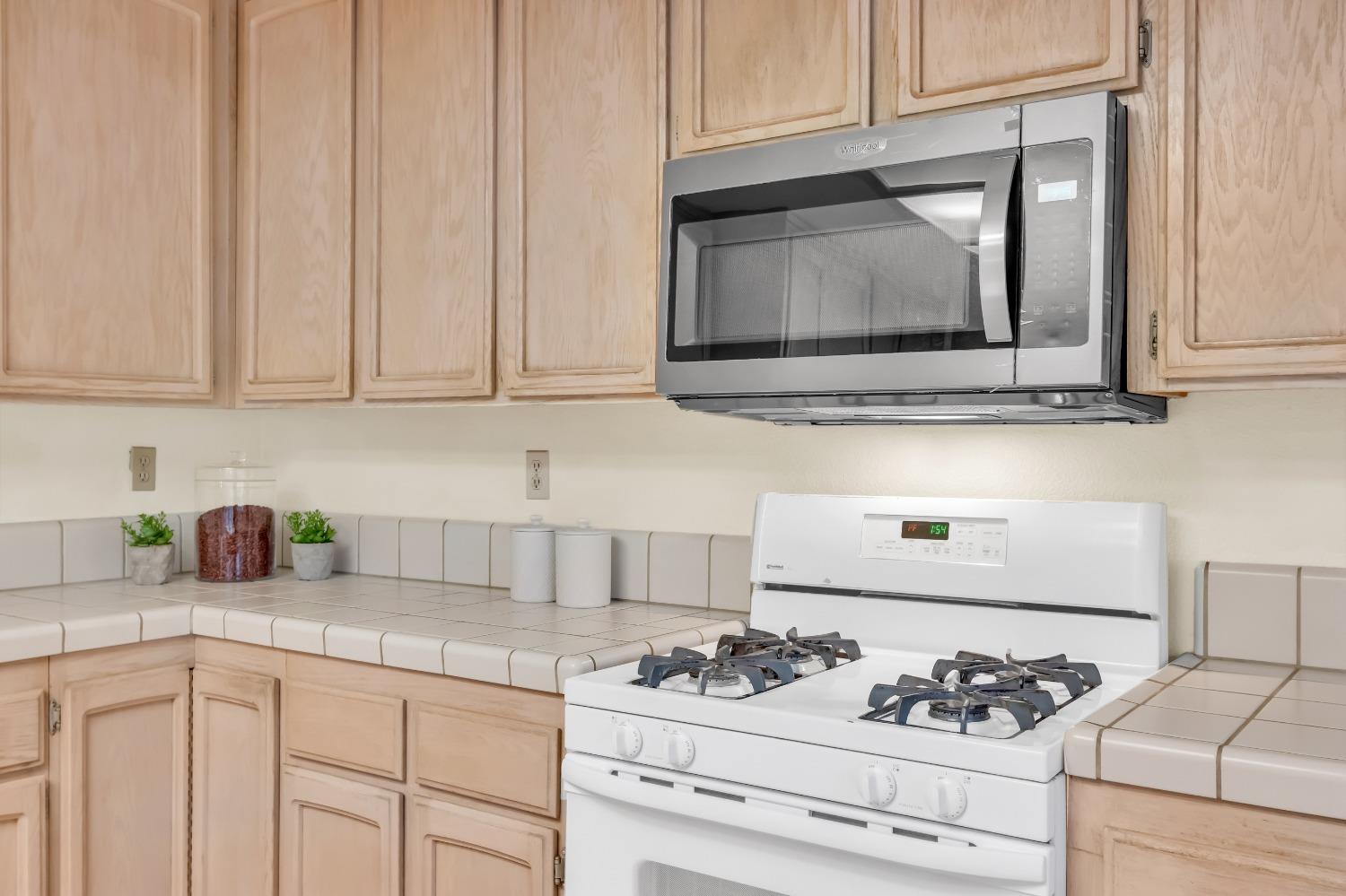 5525 LAGUNA PARK Drive