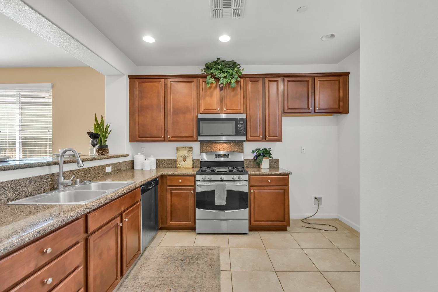 9413 BLUE MOUNTAIN Way