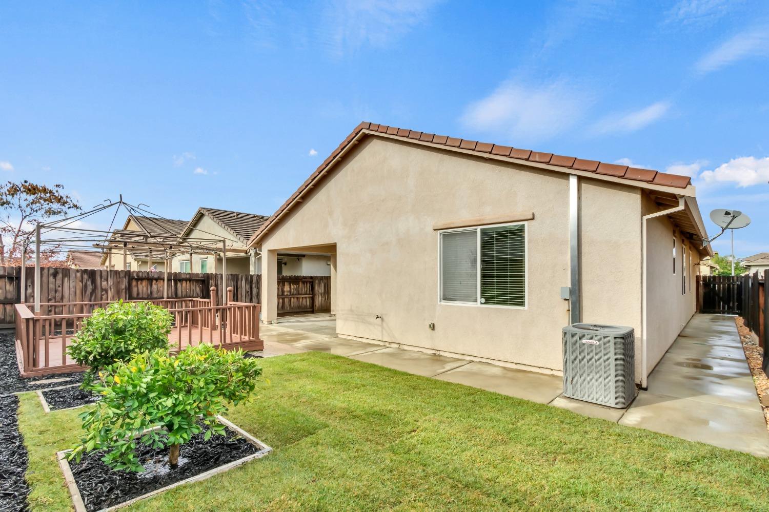 9413 BLUE MOUNTAIN Way