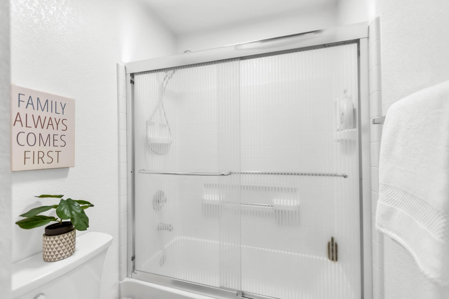 8532 HERITAGE HILL Drive