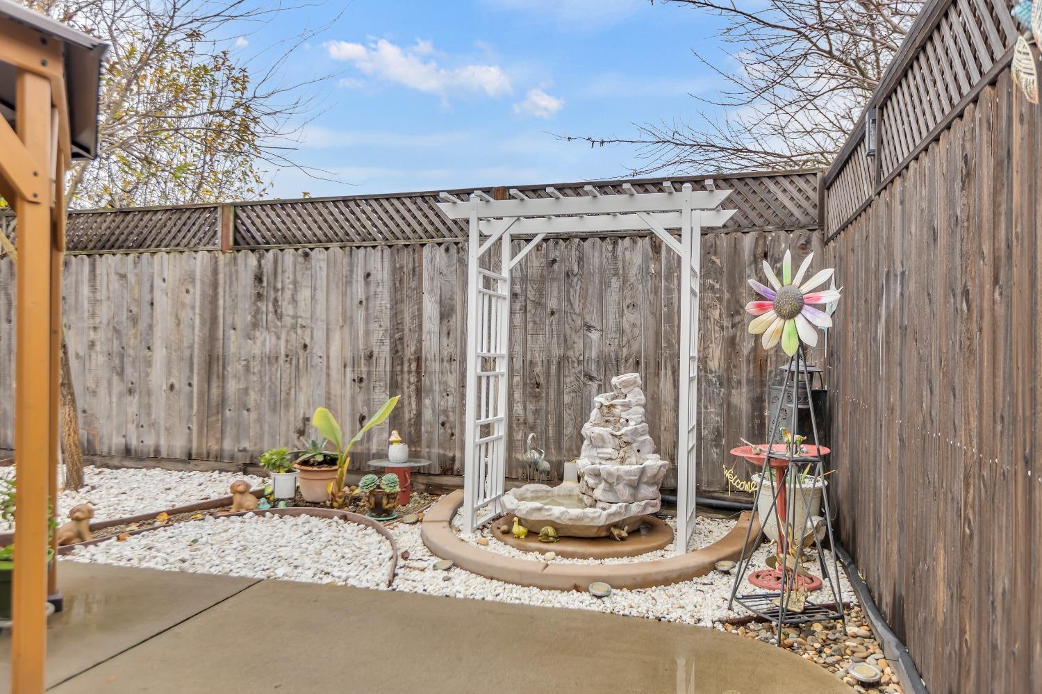 8532 HERITAGE HILL Drive